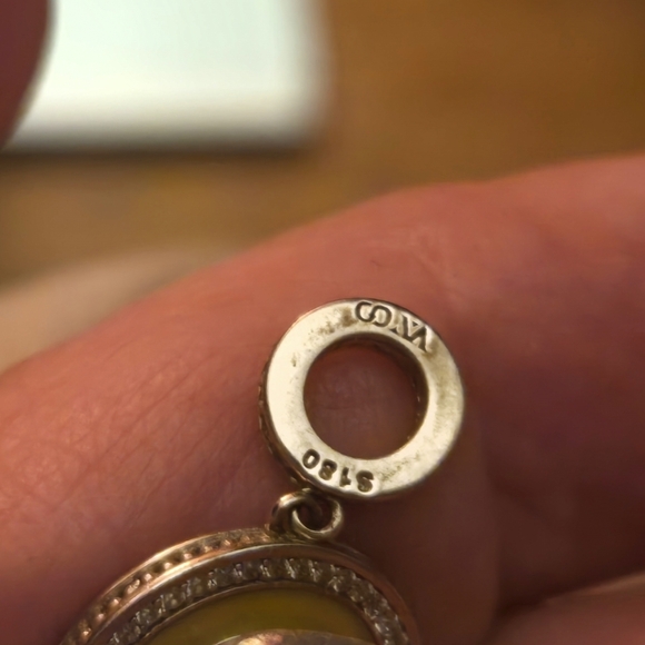 Gona Sterling Pendant - Picture 4 of 4